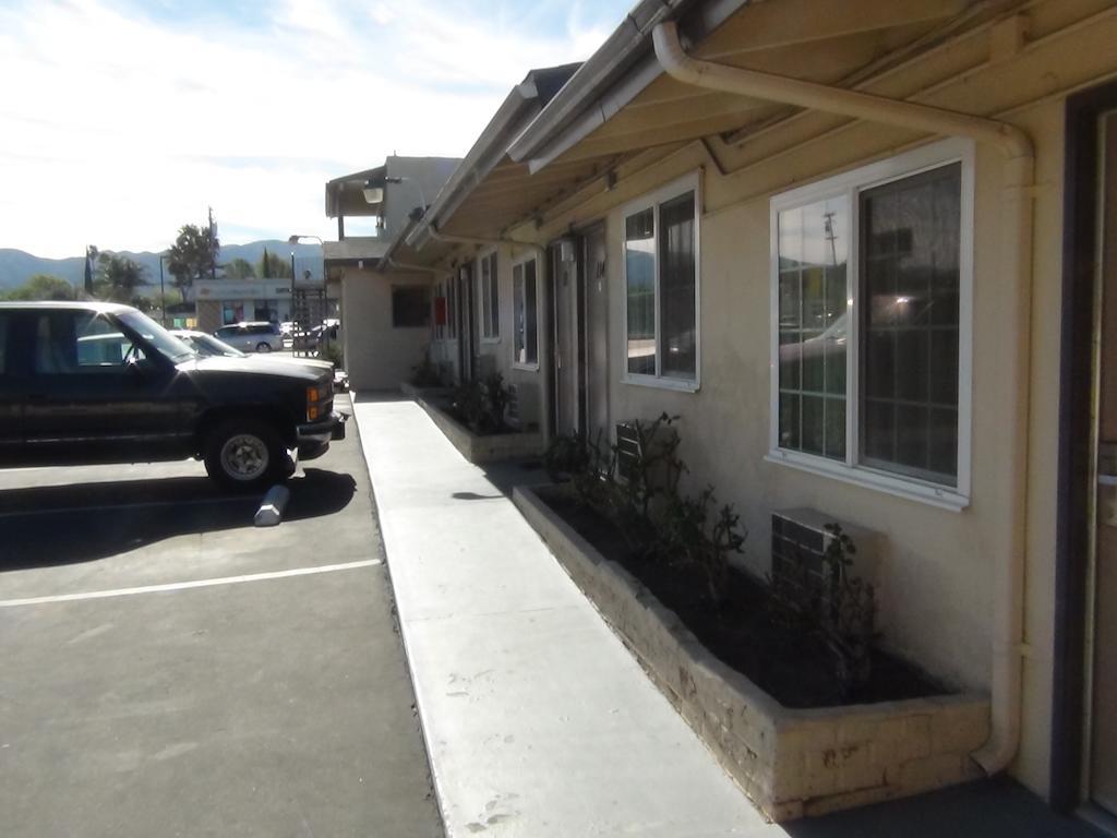 Desert Inn Motel Corona Eksteriør bilde